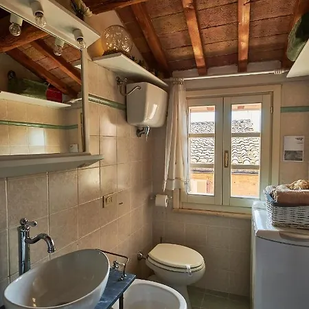 Apartman Central- Views - Air Conditioning - Easy Parking -self Check In *